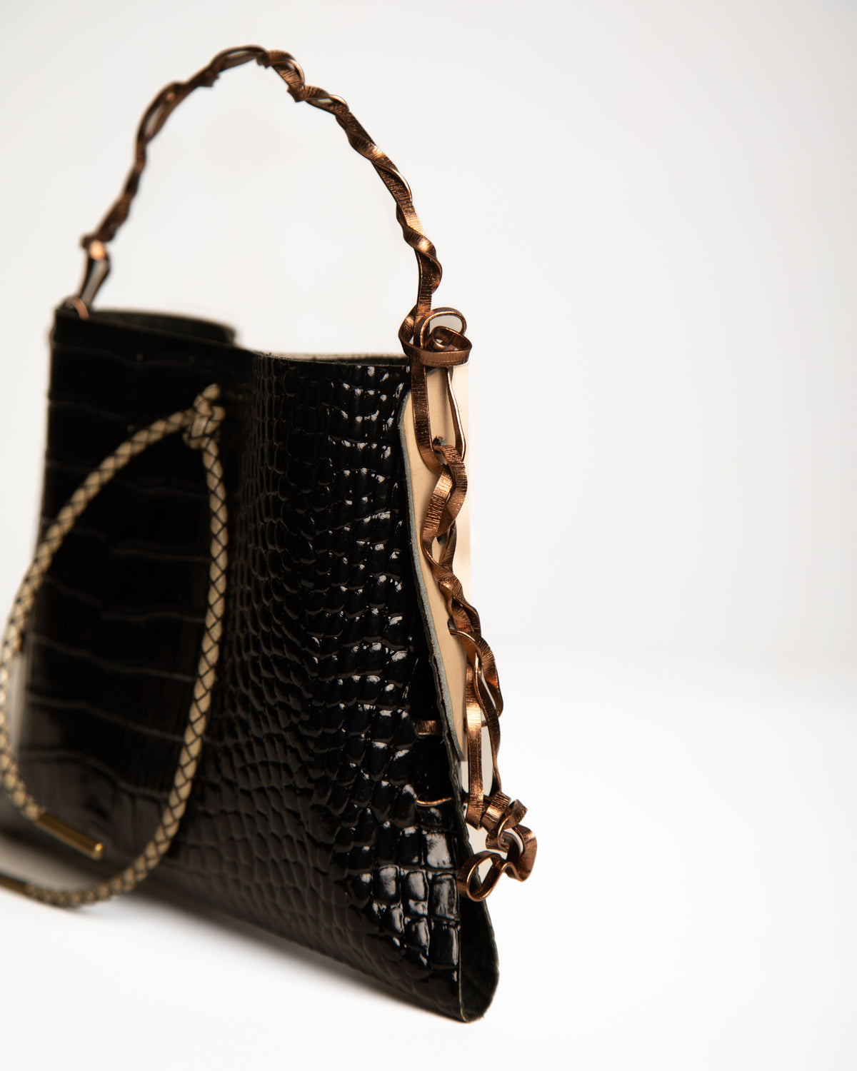 Minaudière Vendôme Torsion in “Coucou”