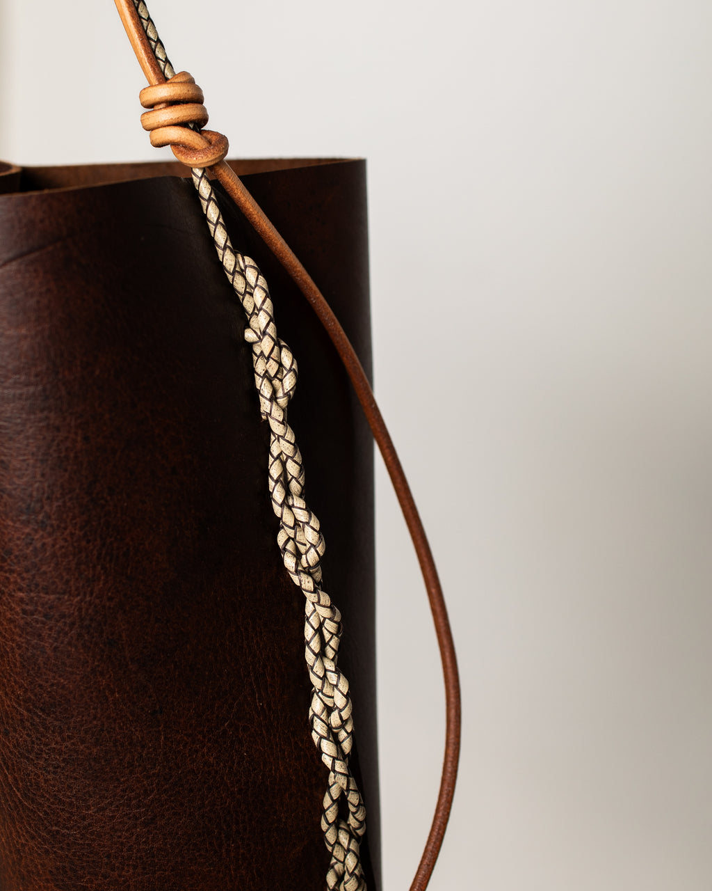 Sac Vendôme Bucket GM in “Bois”